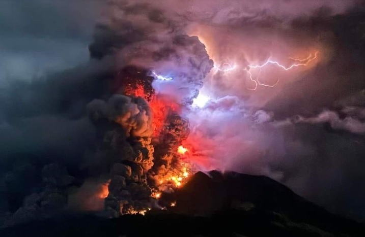 Indonesia merupakan negara yang rawan bencana alam karena letaknya di antara Cincin Api Pasifik (ring of fire) dan sabuk Alpide. Oleh karena itu diperlukan mitigasi untuk menekan sedikit mungkin jumlah korban, lantaran ditimpa bencana alam yang sering terjadi di Tanah Air.