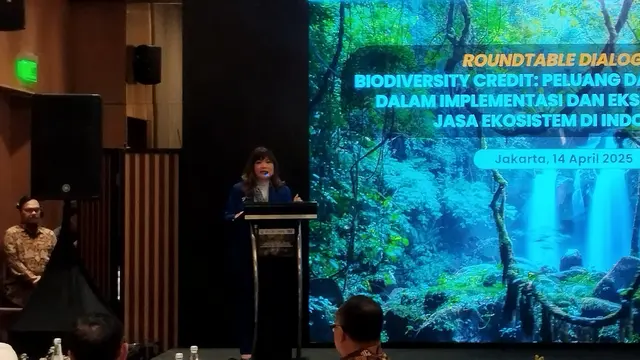 togoenlutte.org, Jakarta Kamar Dagang dan Industri (Kadin) Indonesia menegaskan pentingnya transformasi sektor kehutanan nasional guna mendukung pertumbuhan ekonomi secara berkelanjutan. 